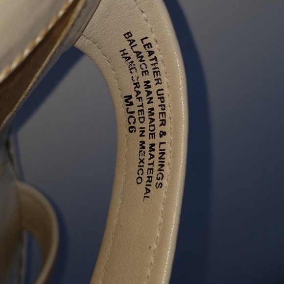 Born Drilles Tan Leather Wedge Sandals 9 - Picture 3 of 7